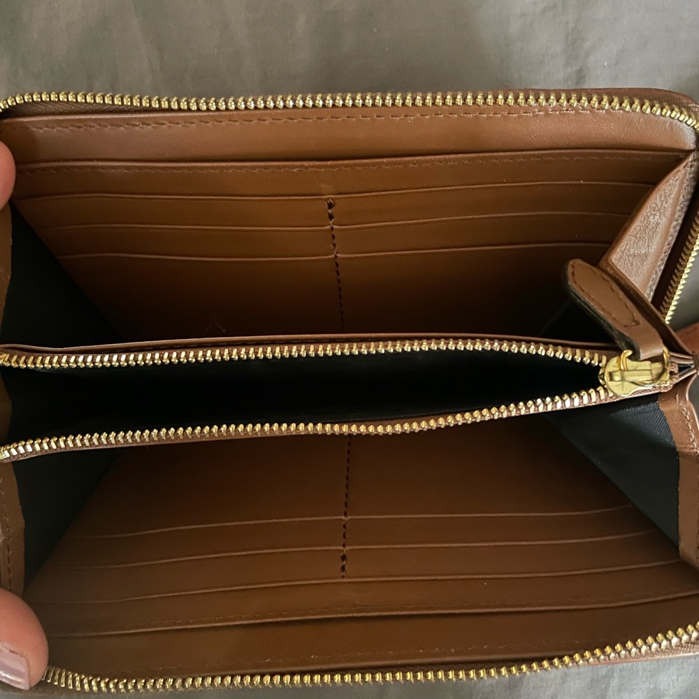Amazing Burberry Check Wallet - Picture 3 of 3